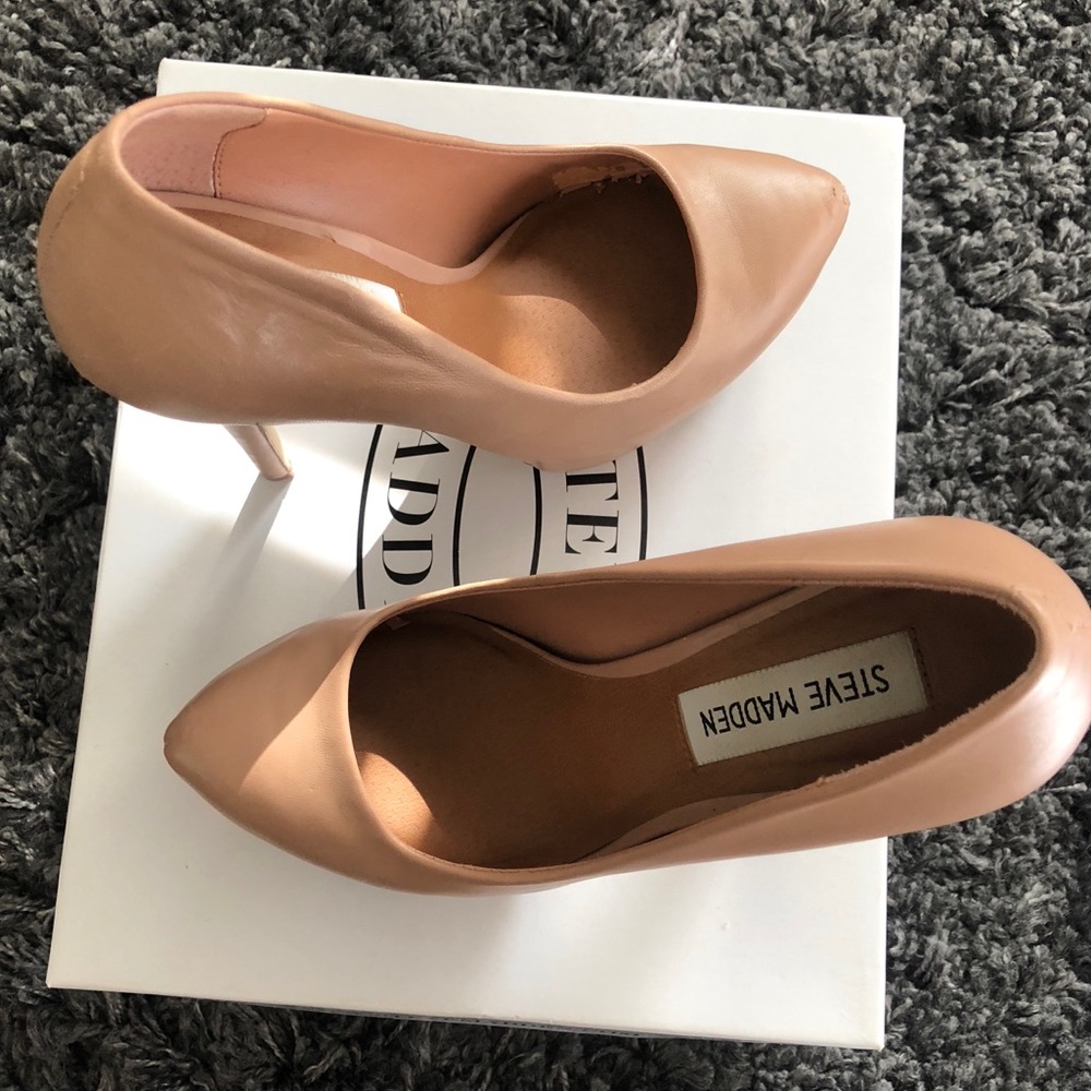 Steve Madden blush platform pump